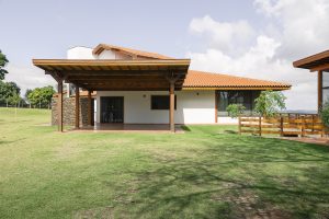Casa do Parque Itaipu São Carlos. Arquiteto Reginaldo Peronti e Gabriela Peronti. Peronti Arquitetura e Construção.