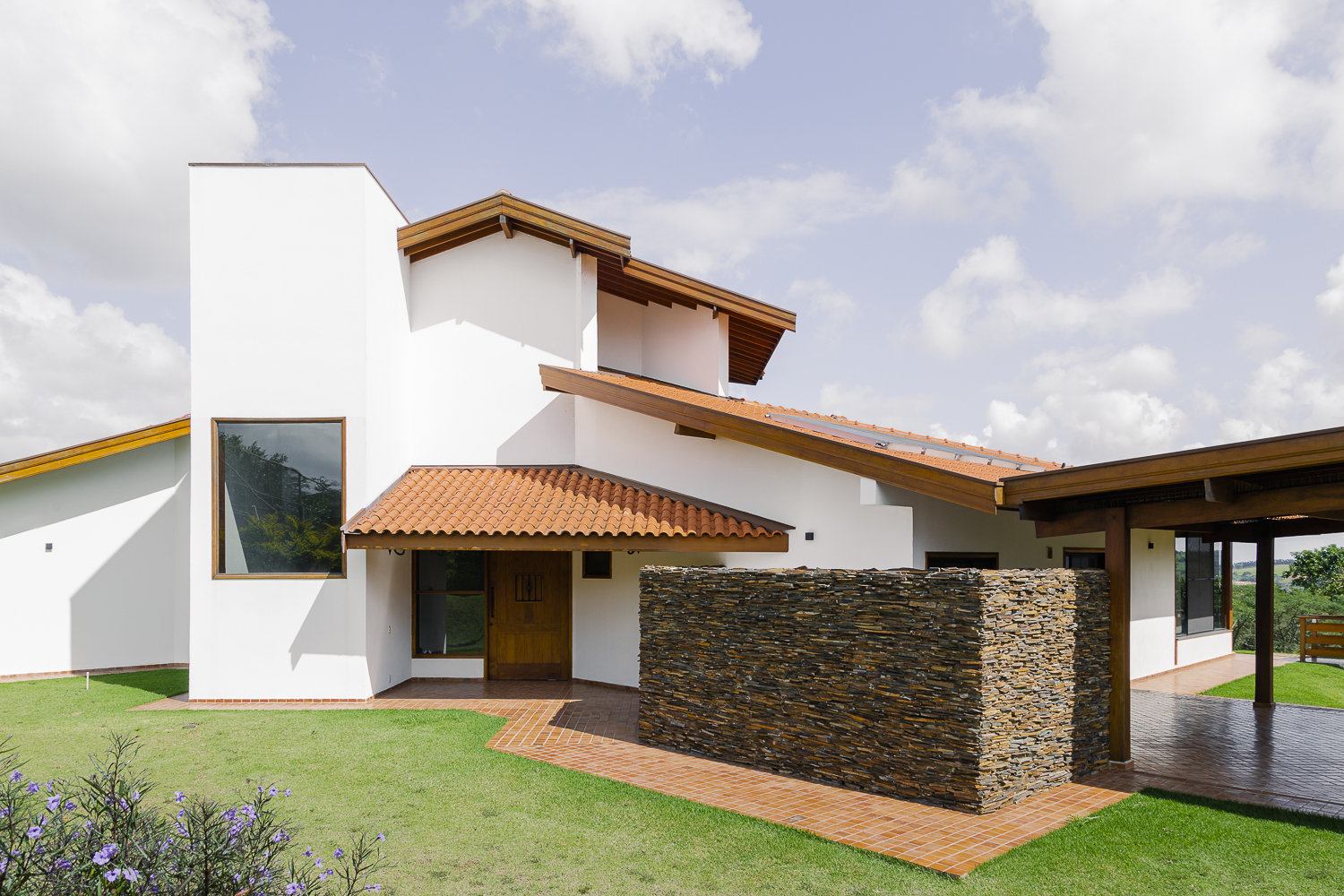 Casa do Parque Itaipu São Carlos. Arquiteto Reginaldo Peronti e Gabriela Peronti. Peronti Arquitetura e Construção.