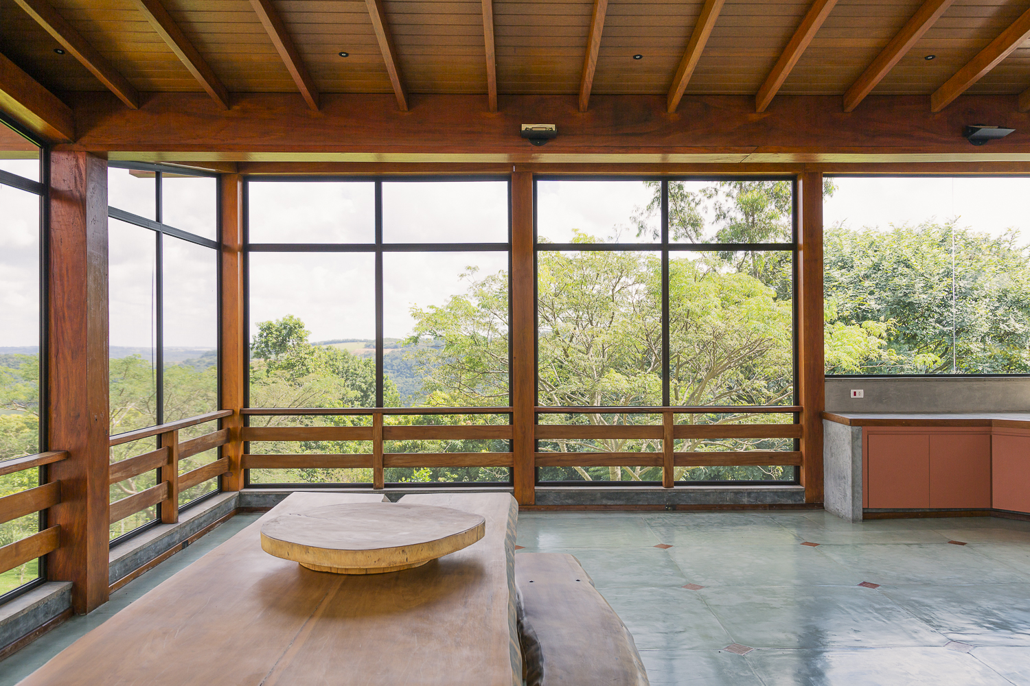 Casa do Parque Itaipu São Carlos. Arquiteto Reginaldo Peronti e Gabriela Peronti. Peronti Arquitetura e Construção.