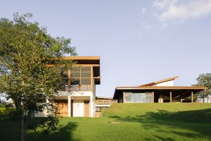 Casa do Parque Itaipu São Carlos. Arquiteto Reginaldo Peronti e Gabriela Peronti. Peronti Arquitetura e Construção.